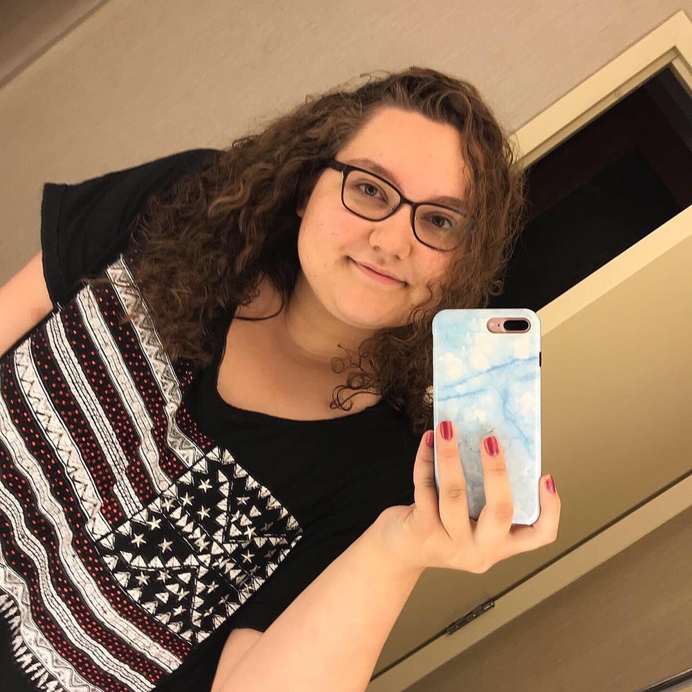 Meet your Posher, Kacie